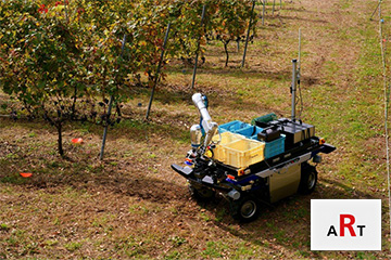 通过无人地面车辆（UGV）和机器人技术，实现农业的智能化。