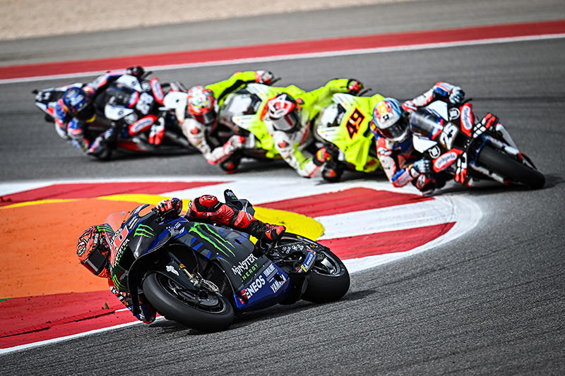 #20 法比奥·夸塔拉罗（YZR-M1）获得预赛第9名之后，在短程竞速赛中同样位列第9名，收获了积分