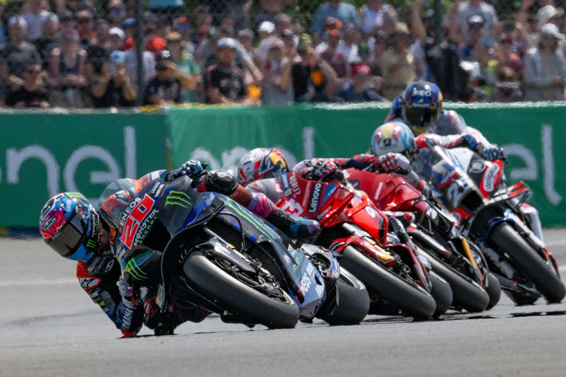 #20 法比奥·夸塔拉罗（YZR-M1）获得预赛第8名，在短程竞速赛中滑落了2个位置，以第10名的身份完赛