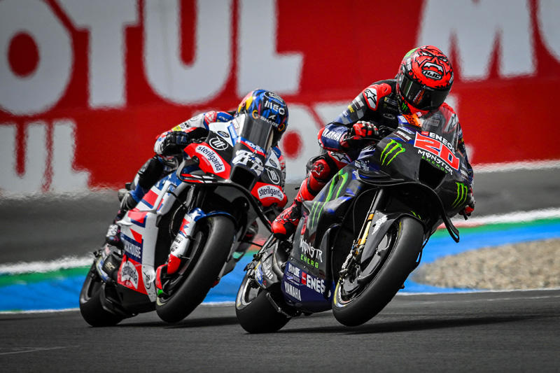 #20 法比奥·夸塔拉罗（YZR-M1）大部分时间保持在第13名，最终以第12名的身份完赛