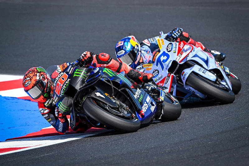 #20 法比奥·夸塔拉罗（YZR-M1）从第10名发车位出发，最终以第9名的身份获得积分