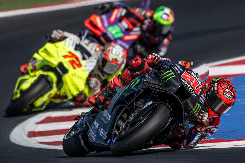 以预赛第9名身份从第3排发车后，#20 法比奥·夸塔拉罗（YZR-M1）最终获得第7名