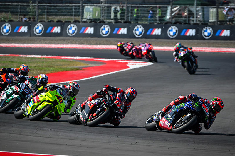 #20 法比奥·夸塔拉罗（YZR-M1）从第6发车位出发，最后获得了第12名