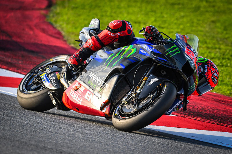 赛季收官战首日，#20法比奥·夸塔拉罗（YZR-M1）与第1名相差0.873秒，获得第13名