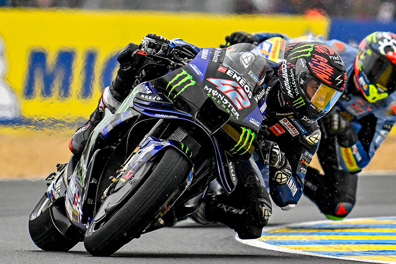 MotoGP：#42 亚历克斯·林斯（YZR-M1）在天气状况不稳定的影响下，在跌宕起伏的比赛中以第12名的身份完赛