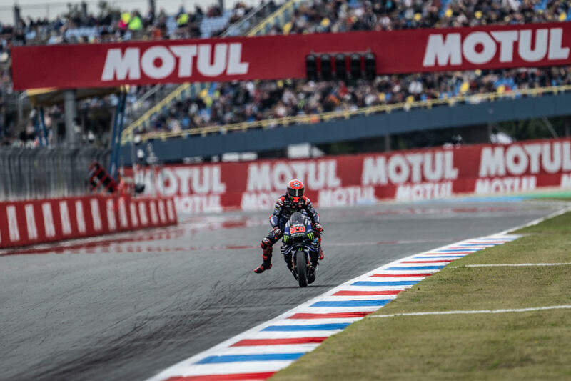 #20 法比奥·夸塔拉罗（YZR-M1）在自由练习赛中刷出最快圈速，决定出站Q2预赛