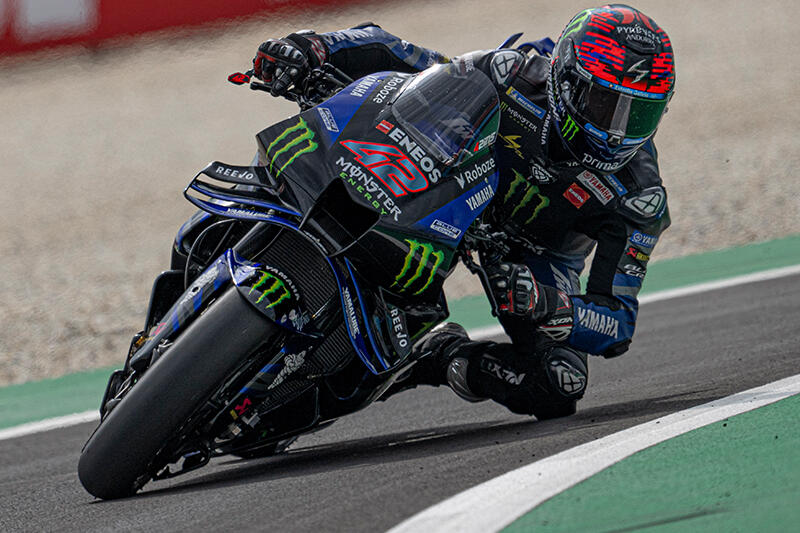MotoGP：#42 亚历克斯·林斯（YZR-M1）受其他选手摔车影响，排名落至队伍末尾，后又受到长圈加程处罚，但仍以第16名的身份完赛