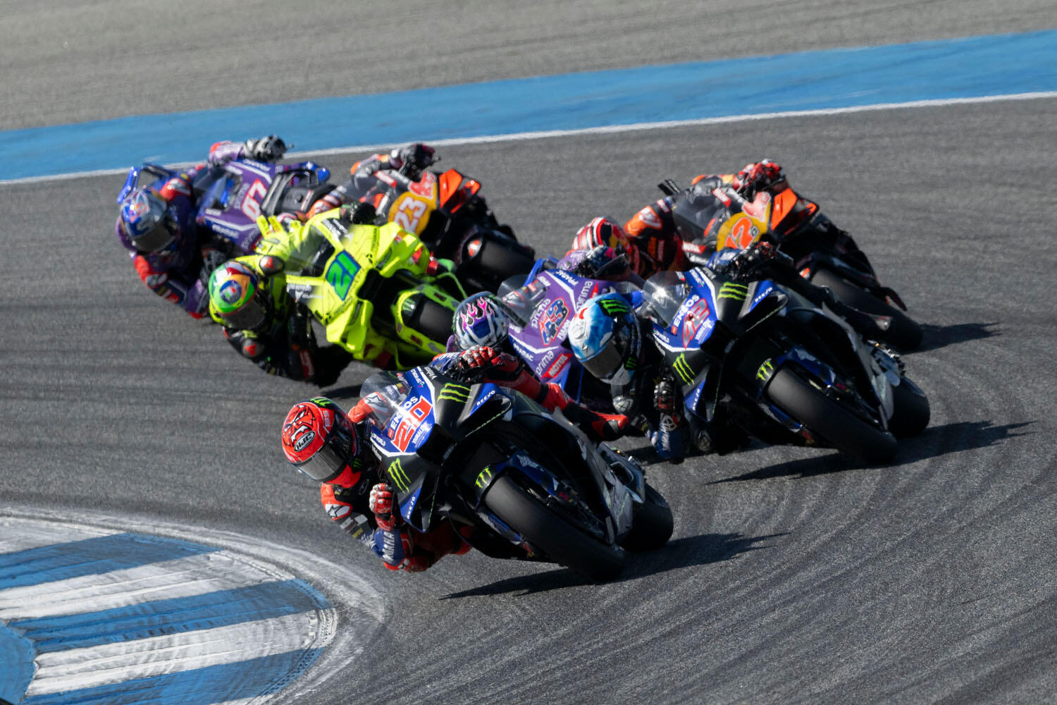 #20法比奥·夸塔拉罗(YZR-M1)在决赛中获得第14名,斩获了宝贵的积分