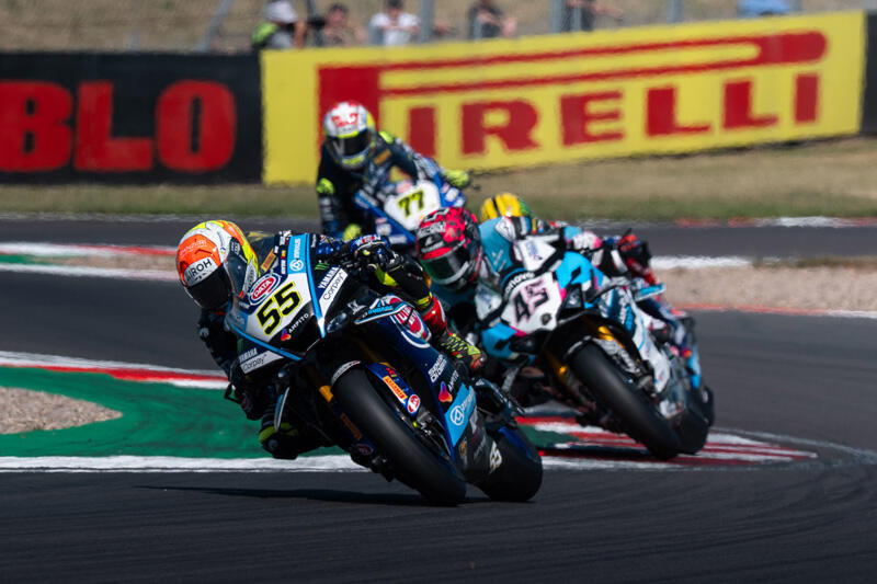 WorldSBK 7/12：#55 安德里亚·洛卡泰利（YZF-R1）在Race 1中上演领奖台之争，最终收获第4名